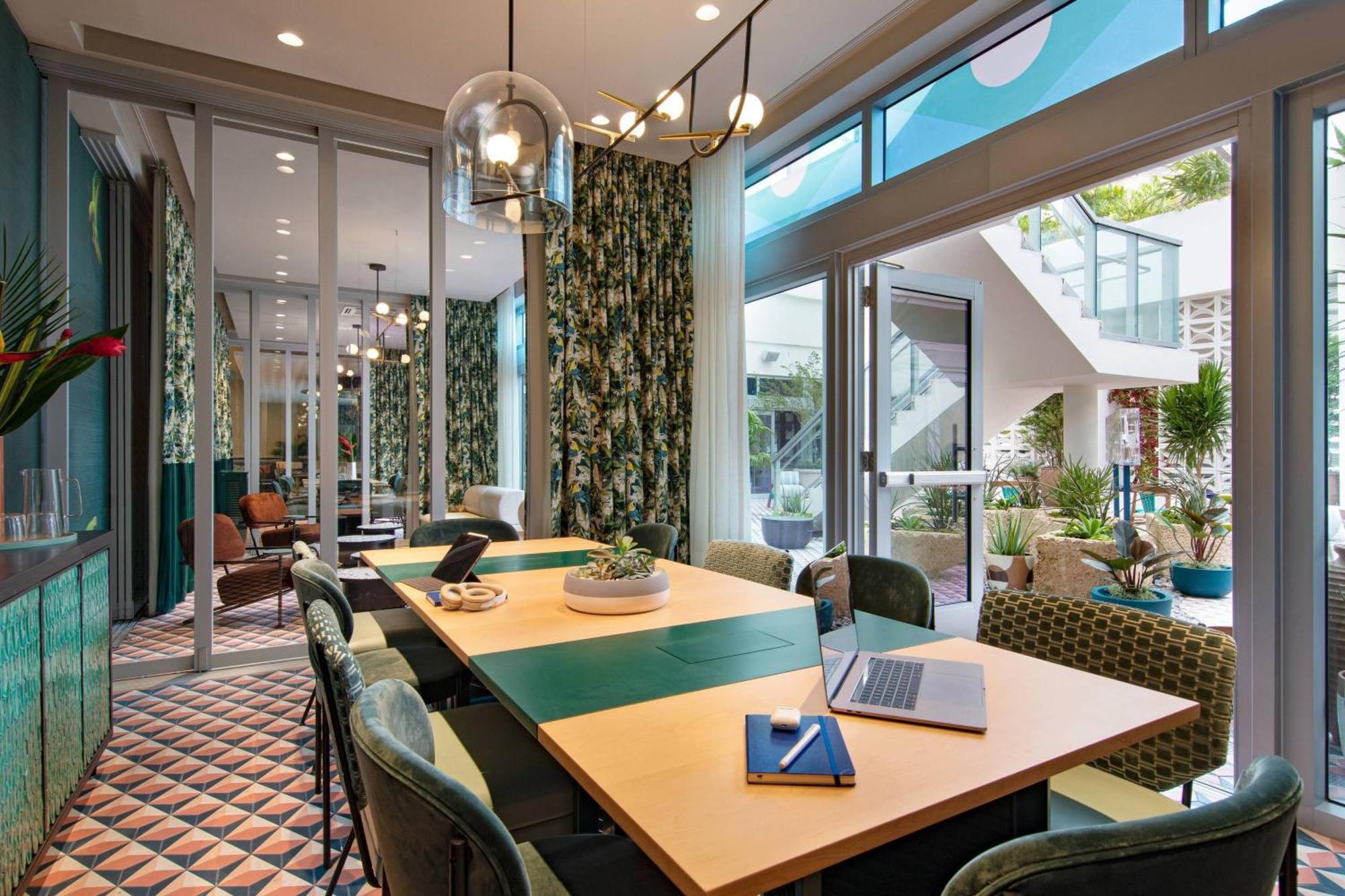 Moxy Miami South Beach Miami Beach Bagian luar foto